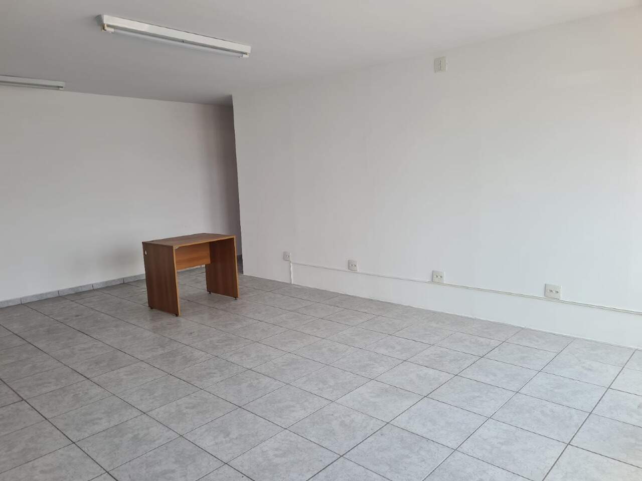 Conjunto Comercial para aluguel no Encruzilhada: 
