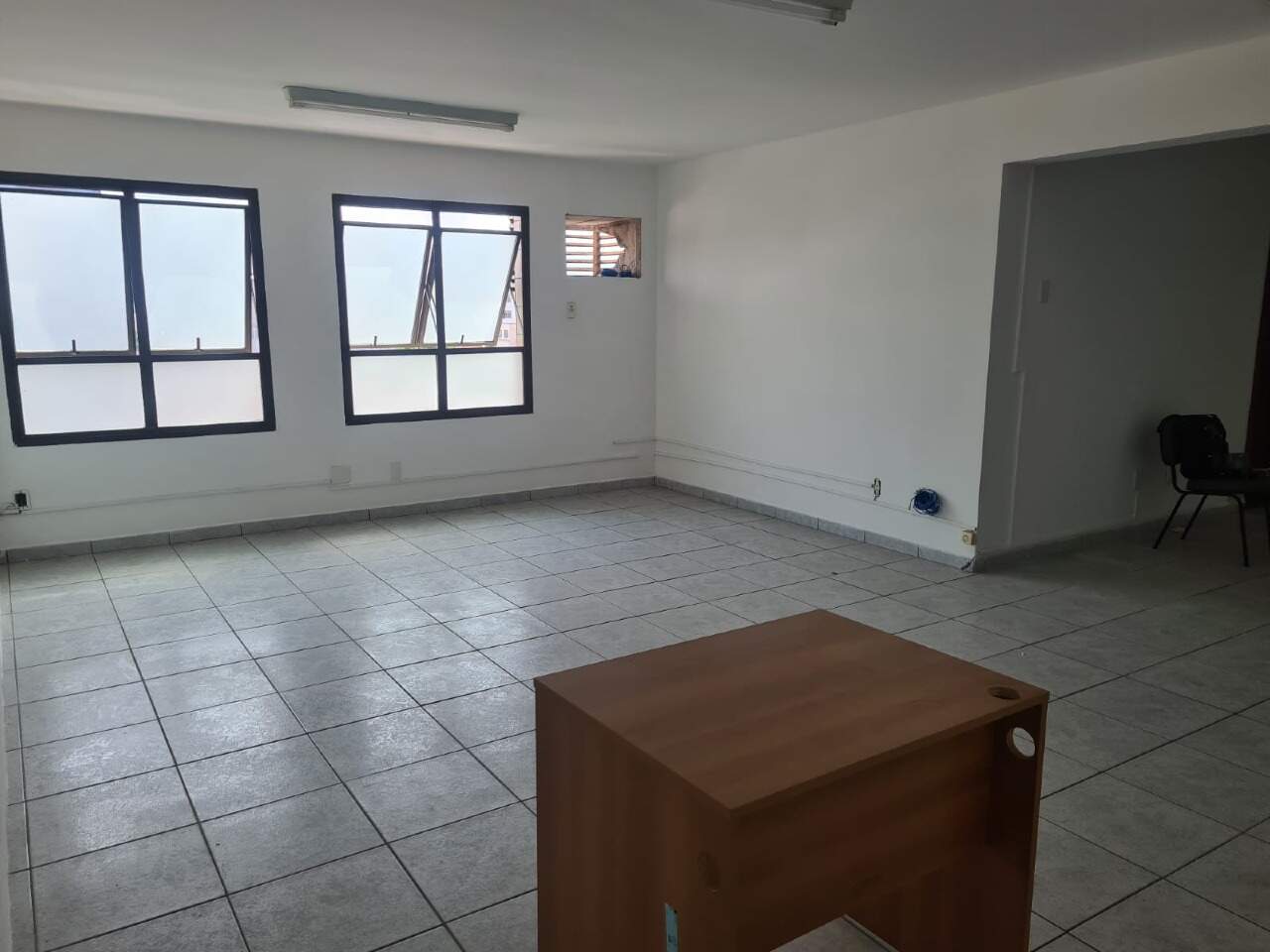 Conjunto Comercial para aluguel no Encruzilhada: 