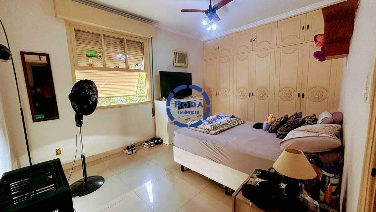 Casa à venda no Embaré: 