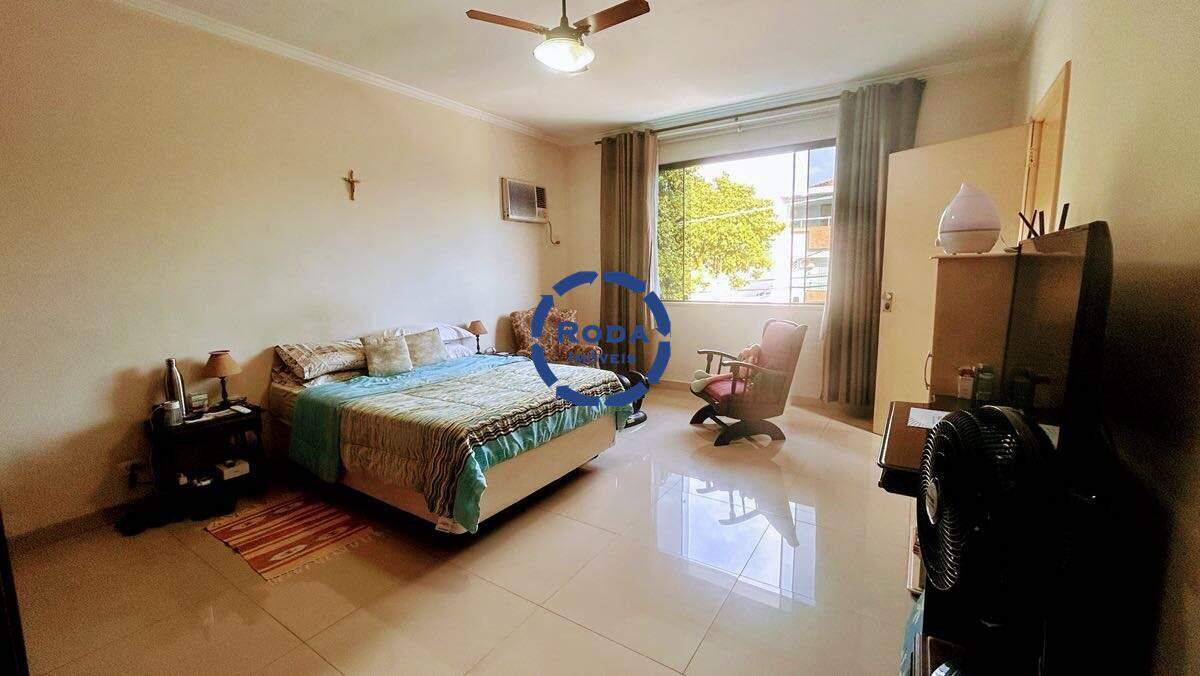 Casa à venda no Embaré: 