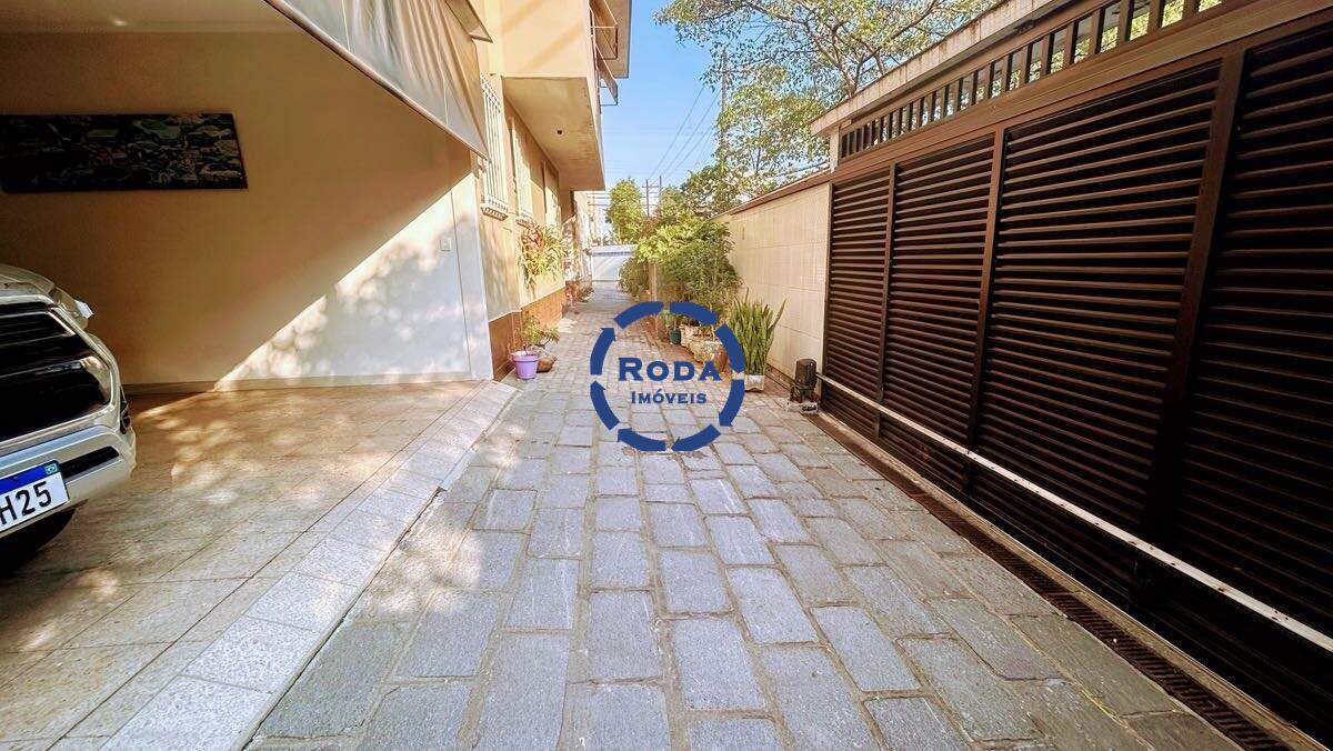 Casa à venda no Embaré: 