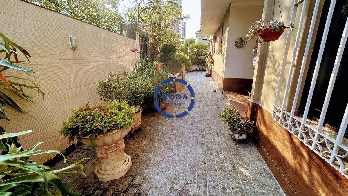 Casa à venda no Embaré: 