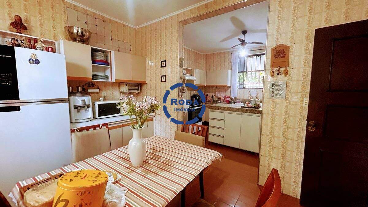 Casa à venda no Embaré: 