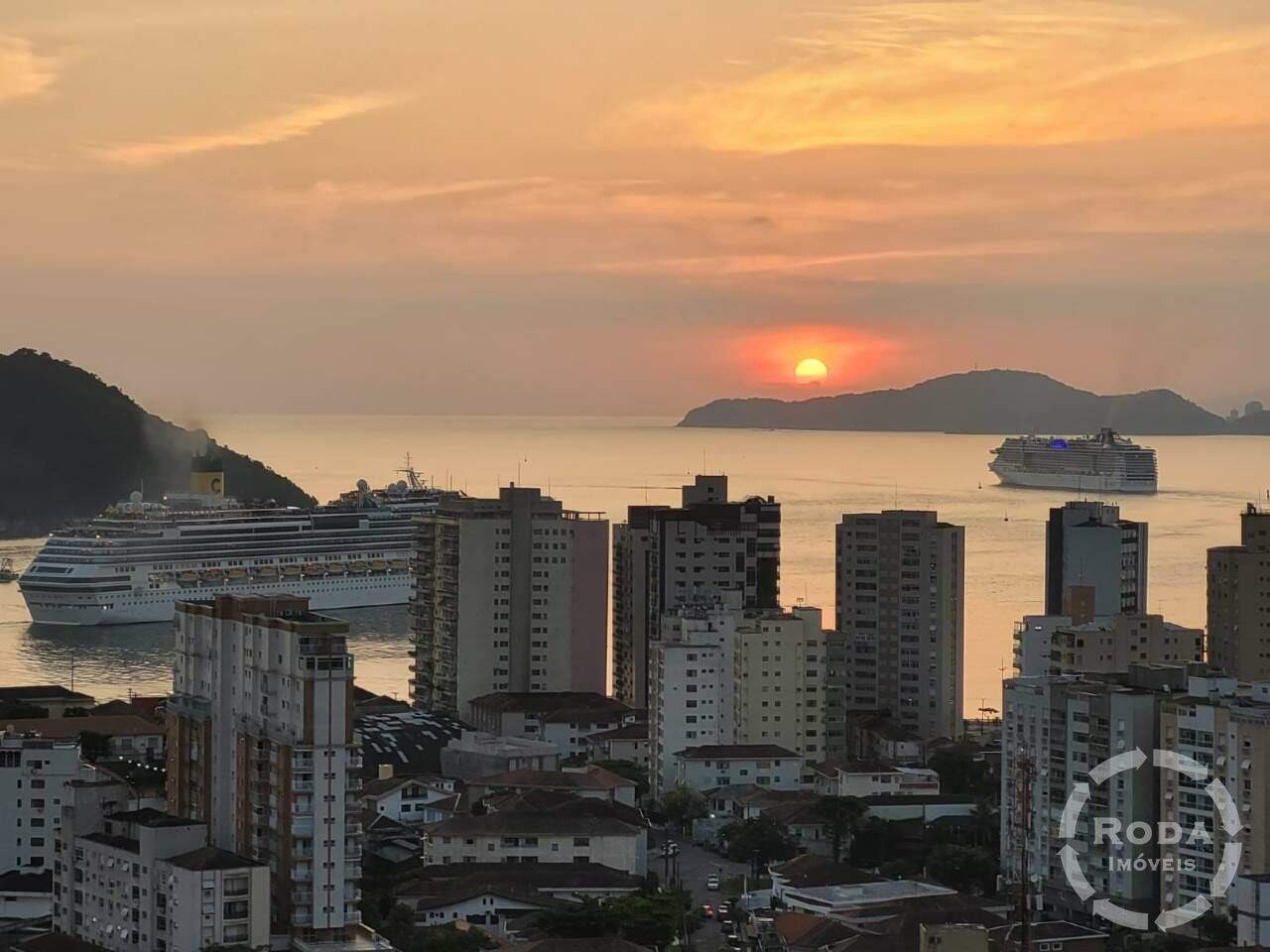 Apartamento à venda no Ponta da Praia: 