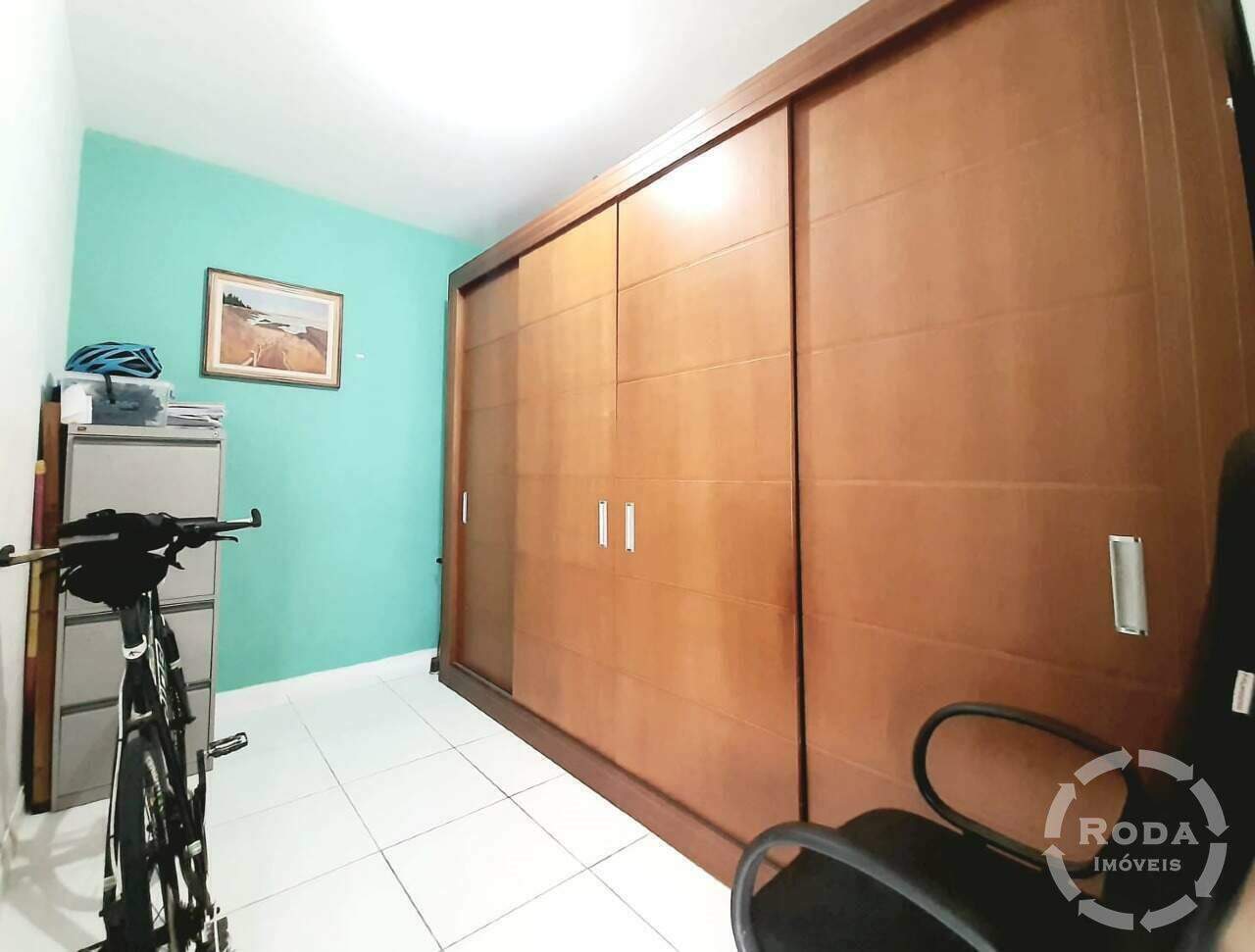 Apartamento à venda no Gonzaga: quarto de serviço