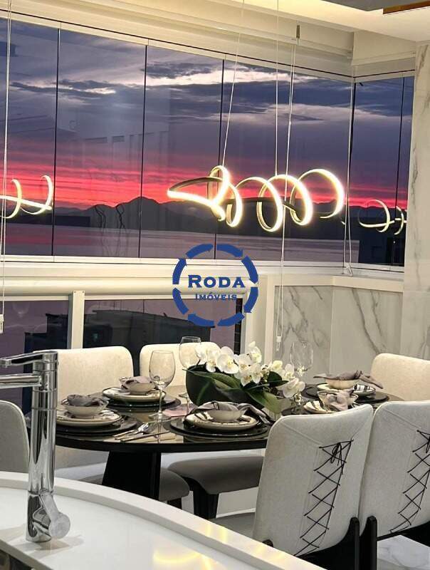 Apartamento à venda no Ponta da Praia: 