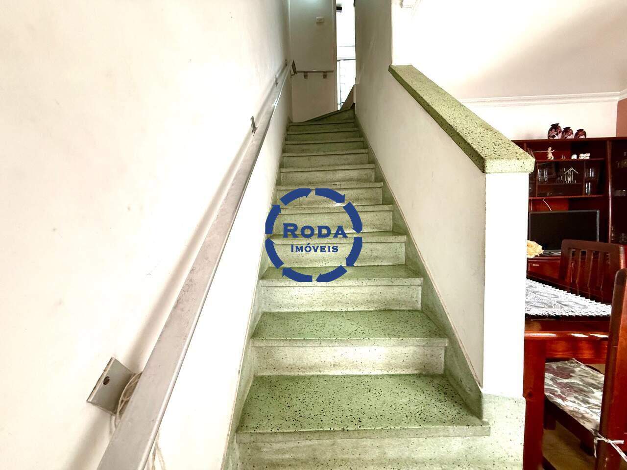 Sobrado Geminado à venda no Macuco: 