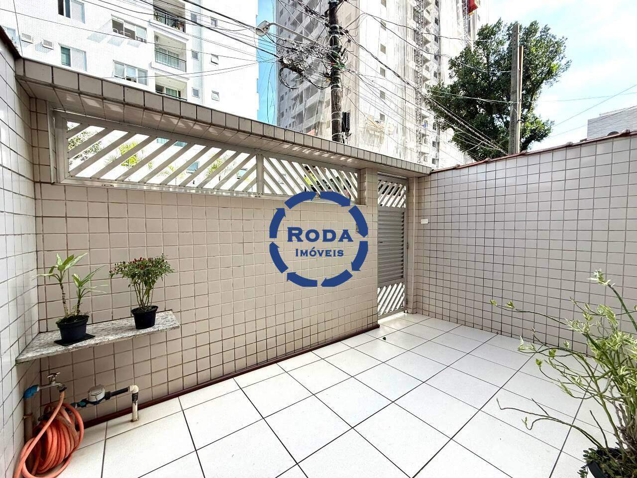 Sobrado Geminado à venda no Macuco: 