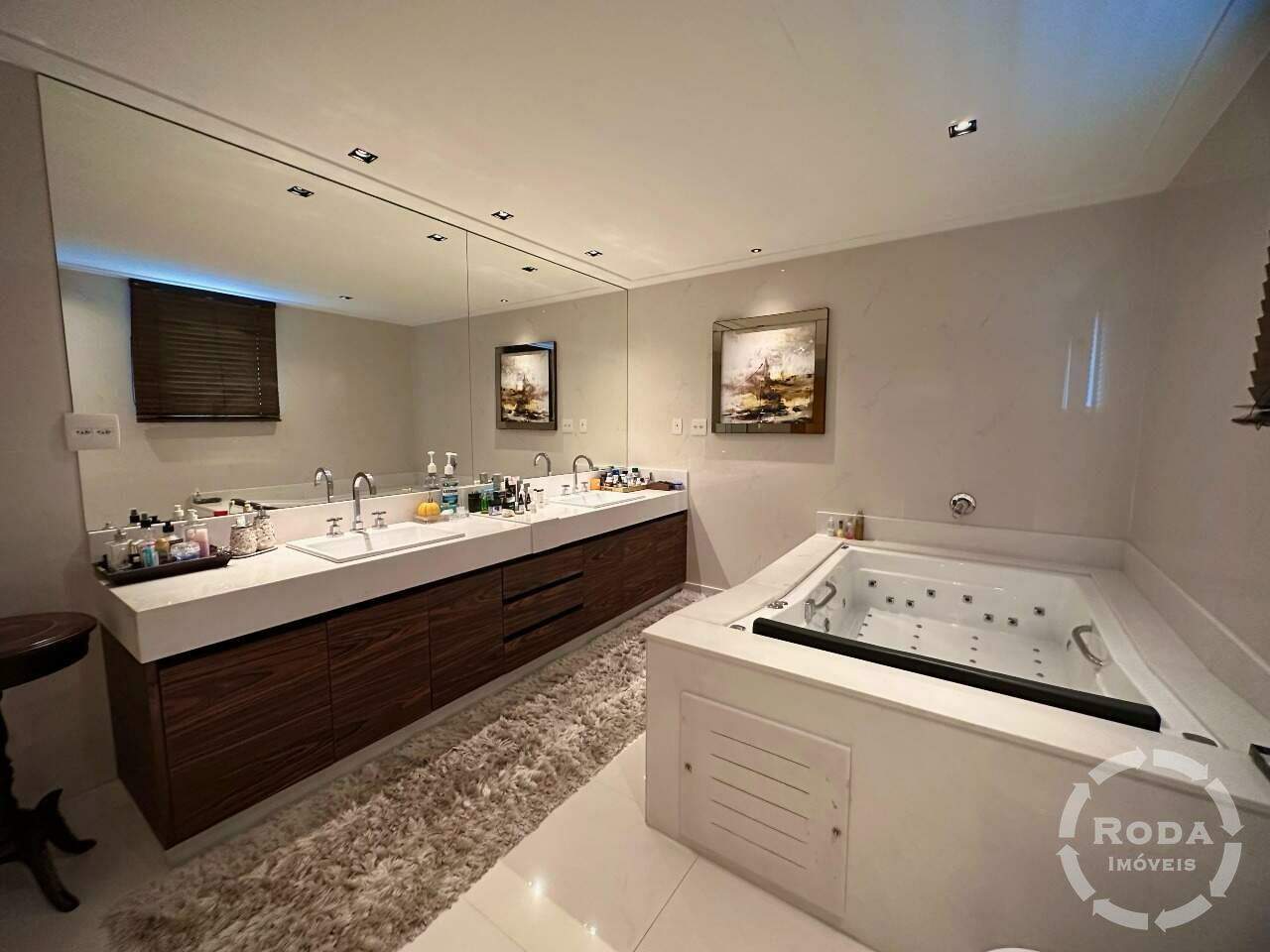 Apartamento à venda no Ponta da Praia: 