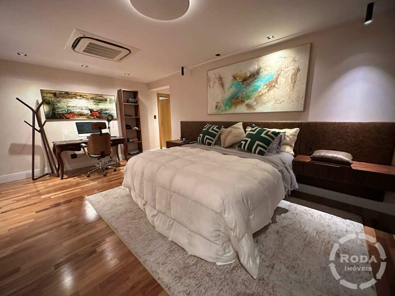 Apartamento à venda no Ponta da Praia: 
