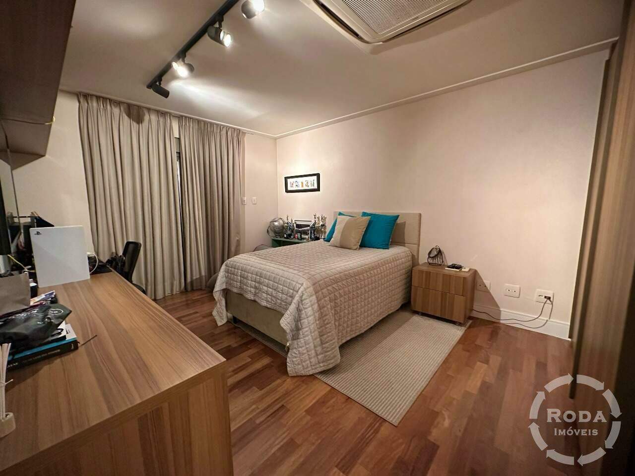 Apartamento à venda no Ponta da Praia: 