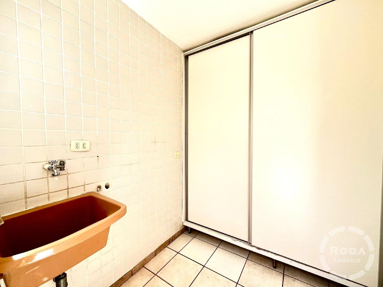 Casa à venda no Ponta da Praia: área de serviço