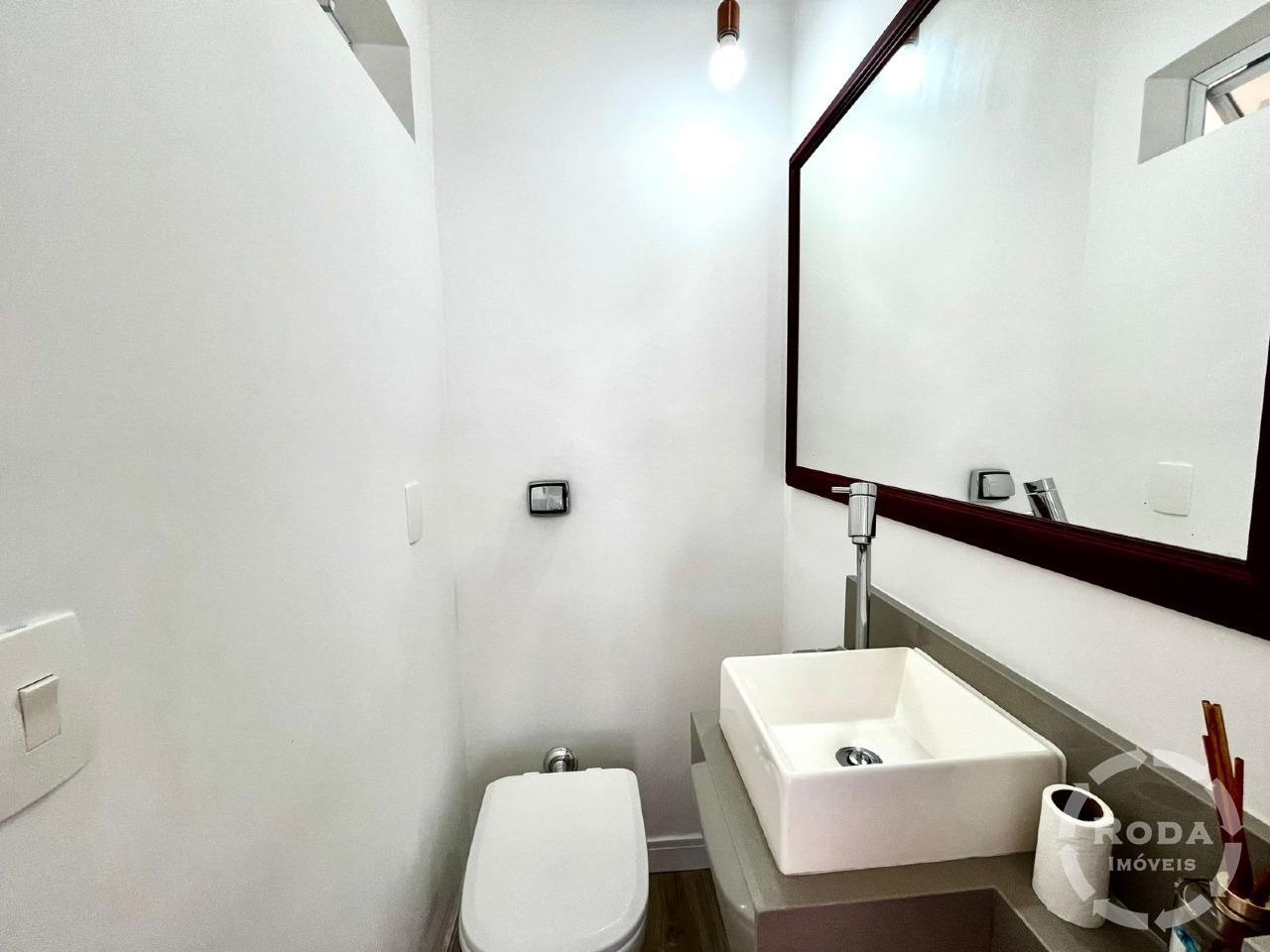 Casa à venda no Ponta da Praia: lavabo
