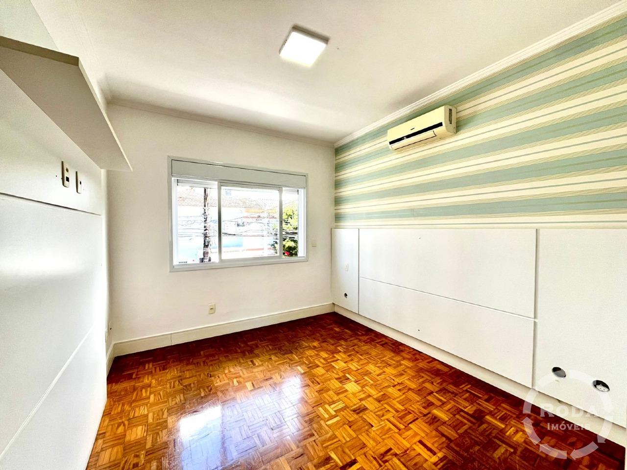 Casa à venda no Ponta da Praia: quarto