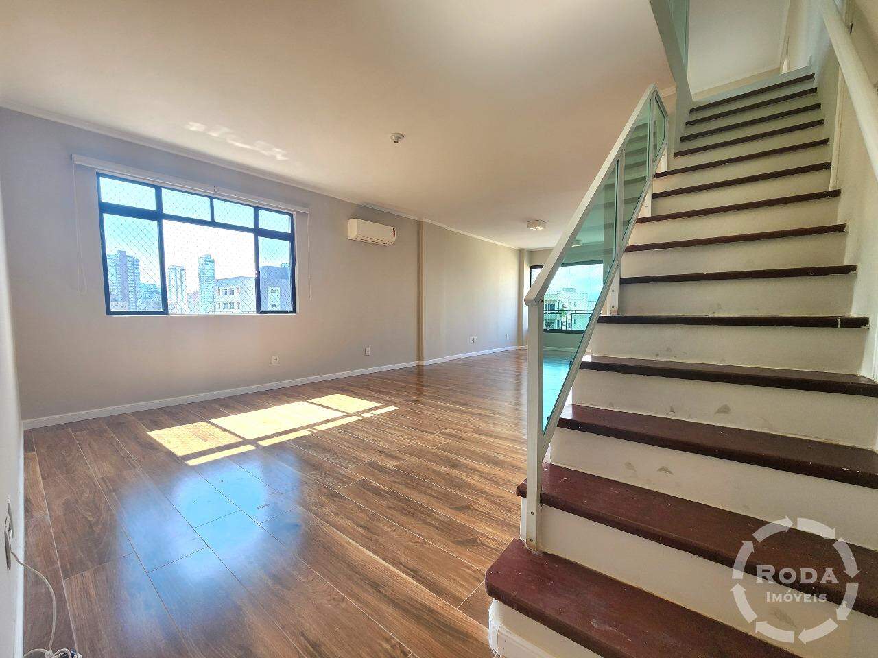 Cobertura Duplex à venda no Embaré: 