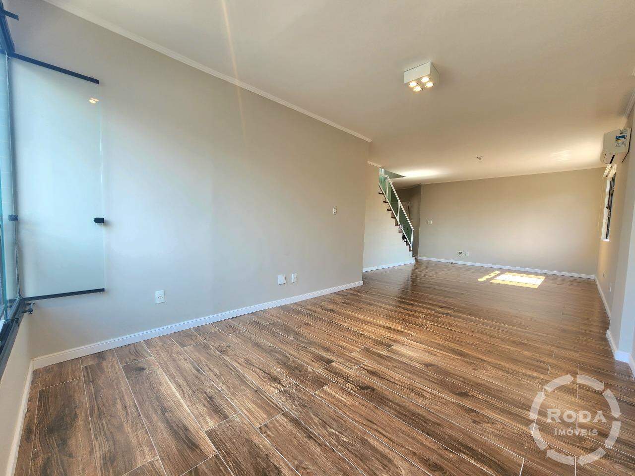 Cobertura Duplex à venda no Embaré: 