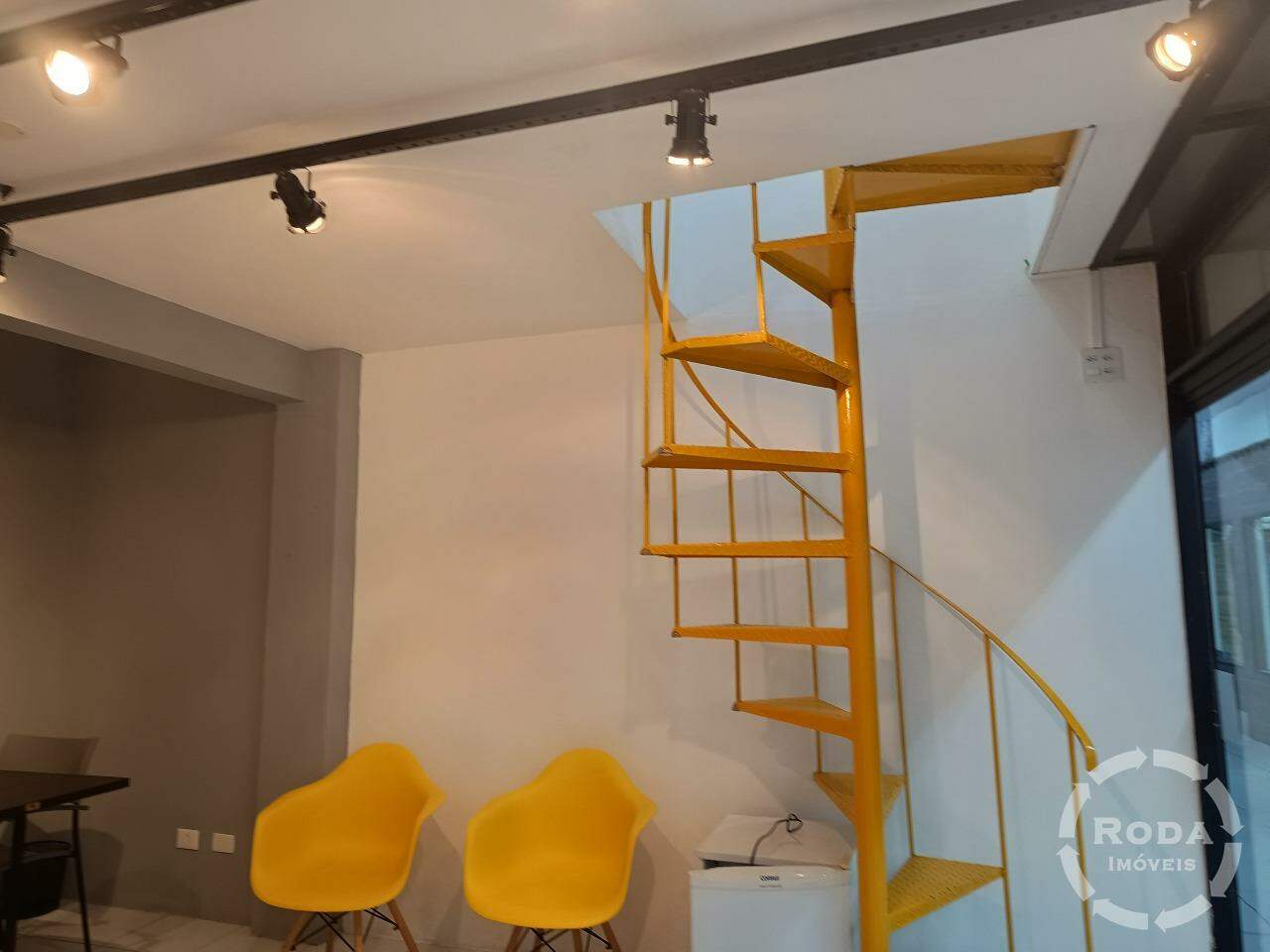 Loja para aluguel no Embaré: 