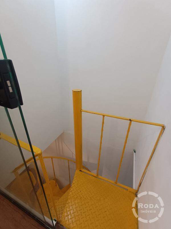 Loja para aluguel no Embaré: 