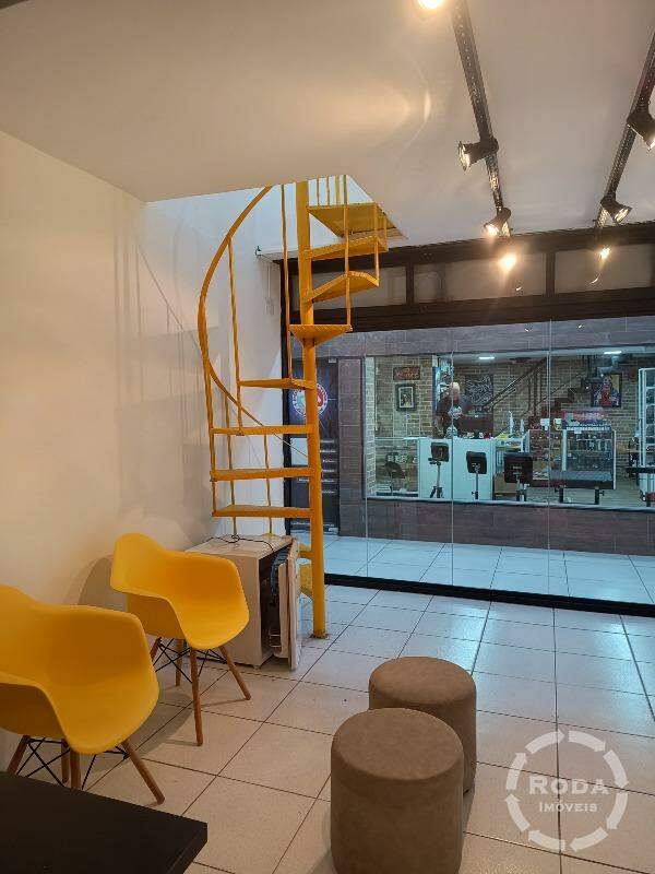 Loja para aluguel no Embaré: 