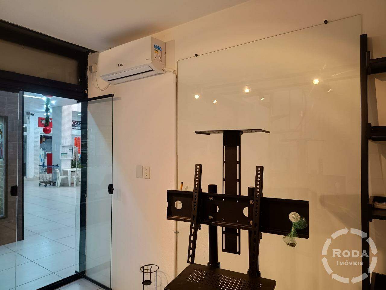 Loja para aluguel no Embaré: 