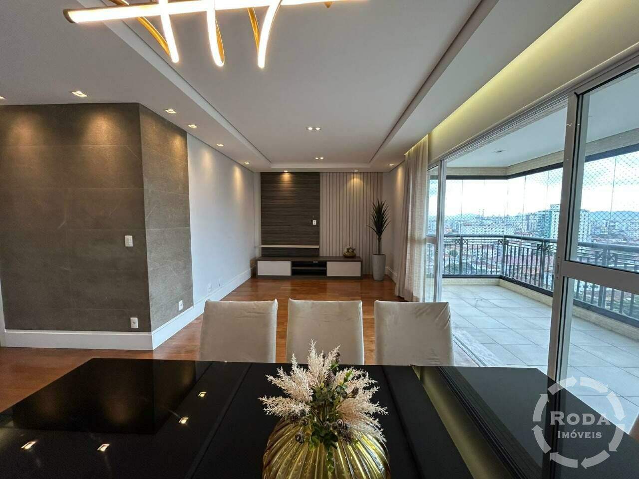 Apartamento para aluguel no Embaré: 