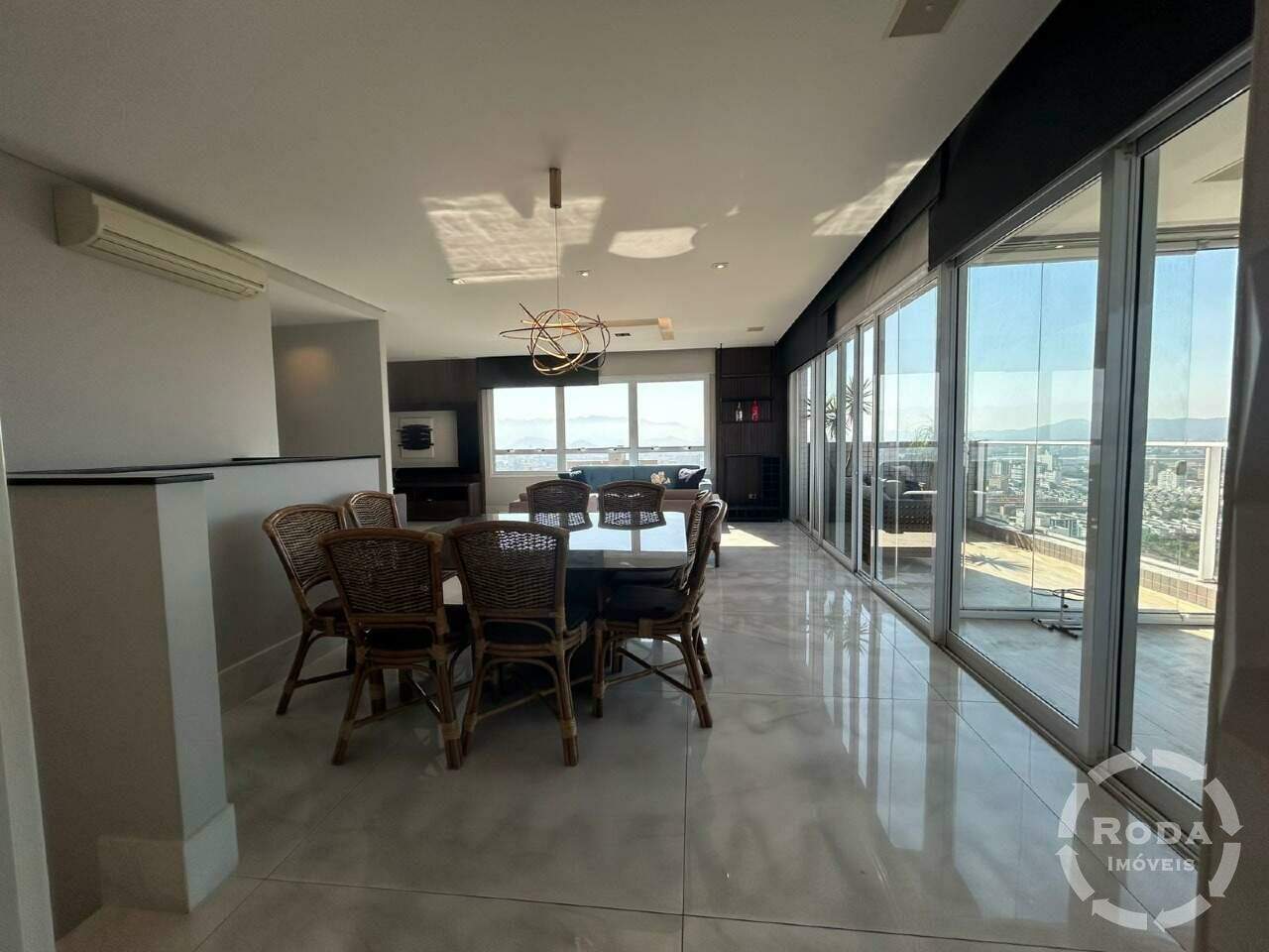 Apartamento Duplex à venda no Embaré: 