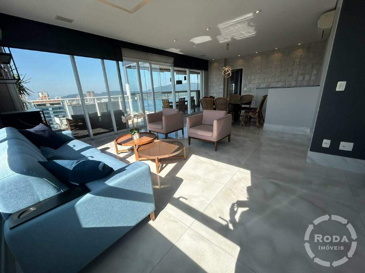 Apartamento Duplex à venda no Embaré: 