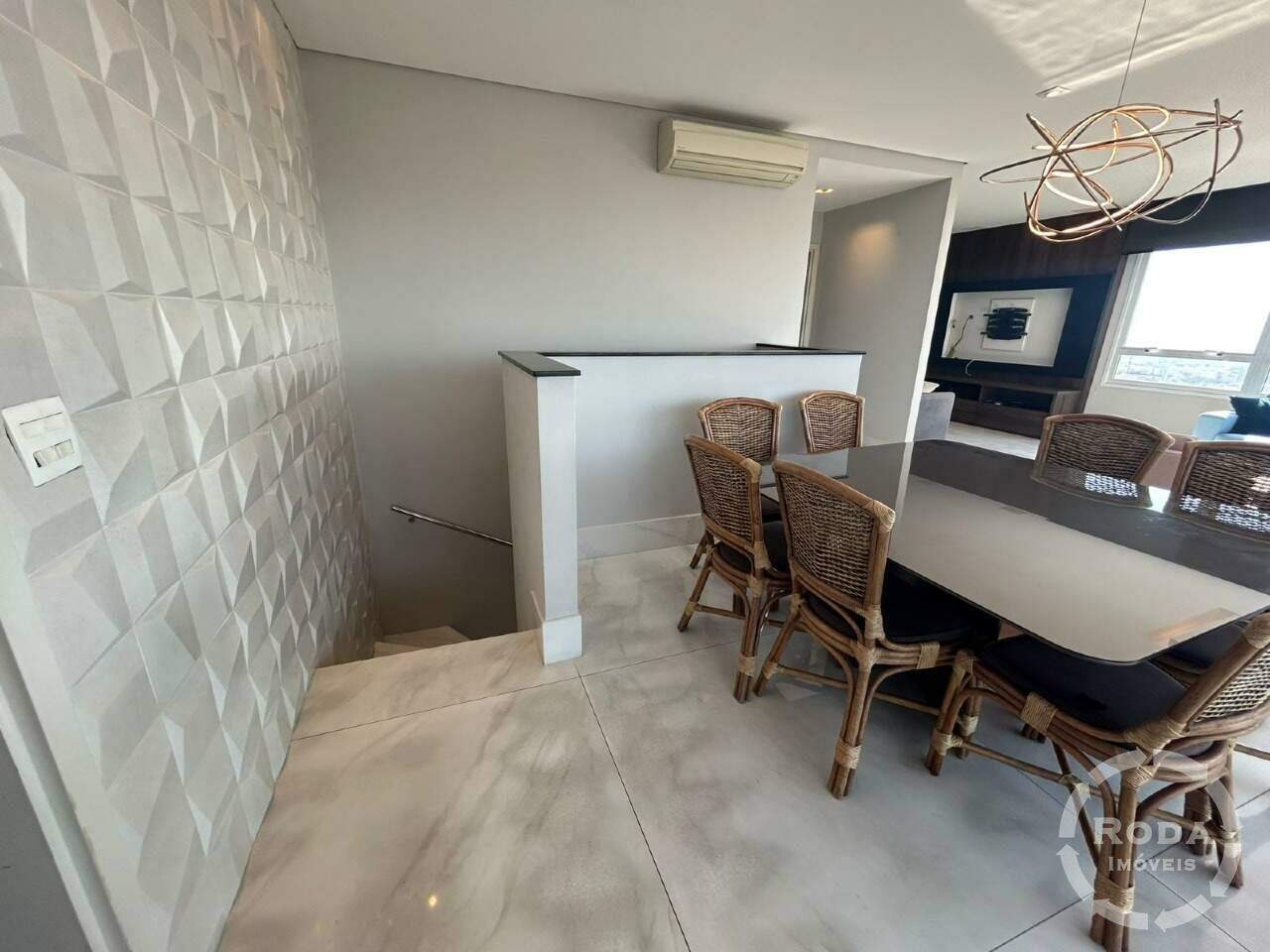 Apartamento Duplex à venda no Embaré: 