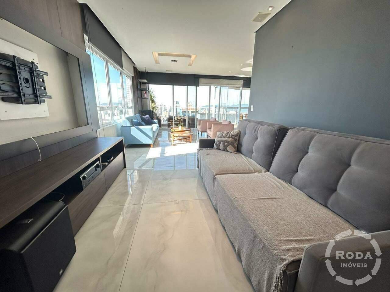 Apartamento Duplex à venda no Embaré: 