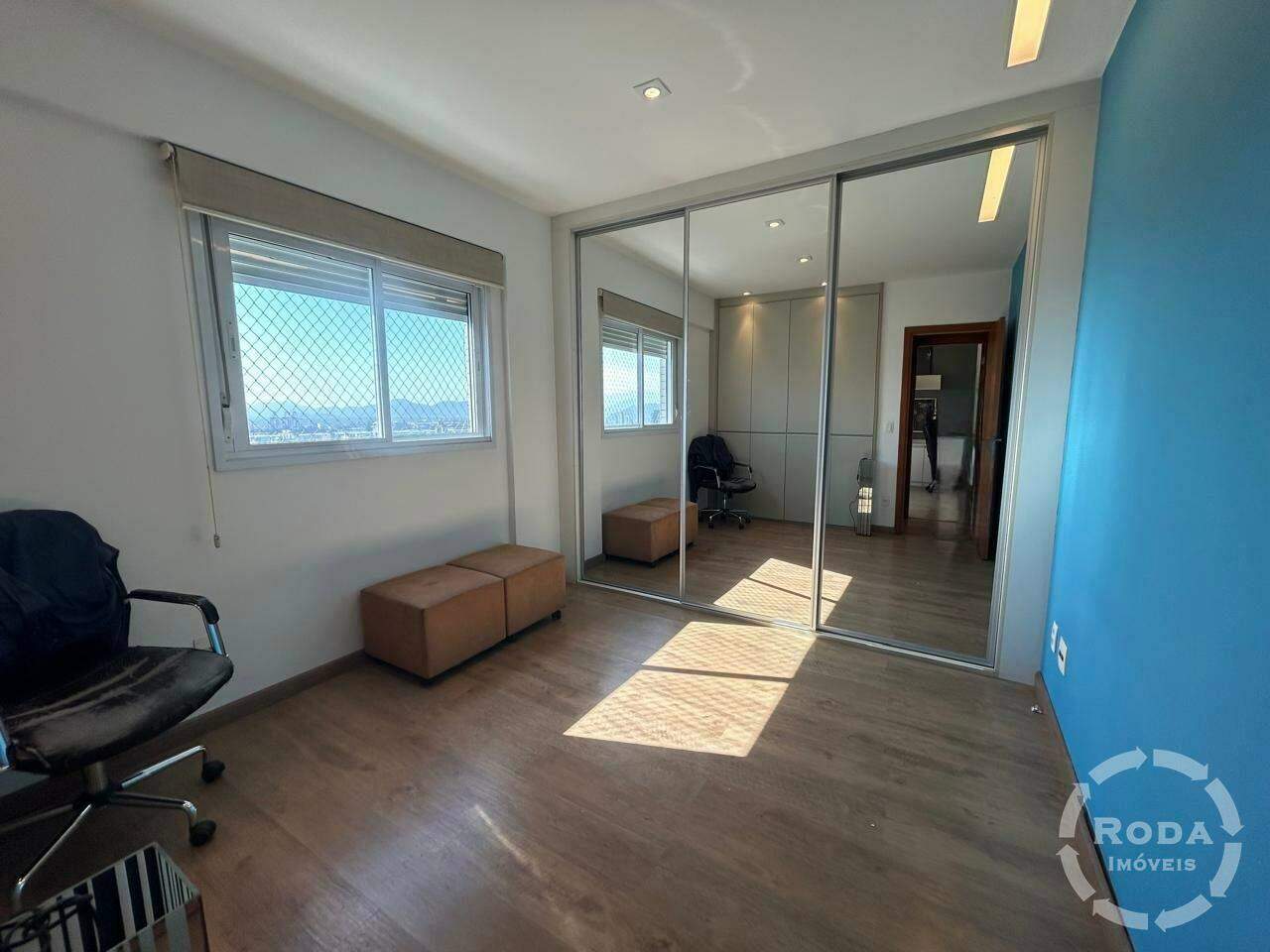 Apartamento Duplex à venda no Embaré: 