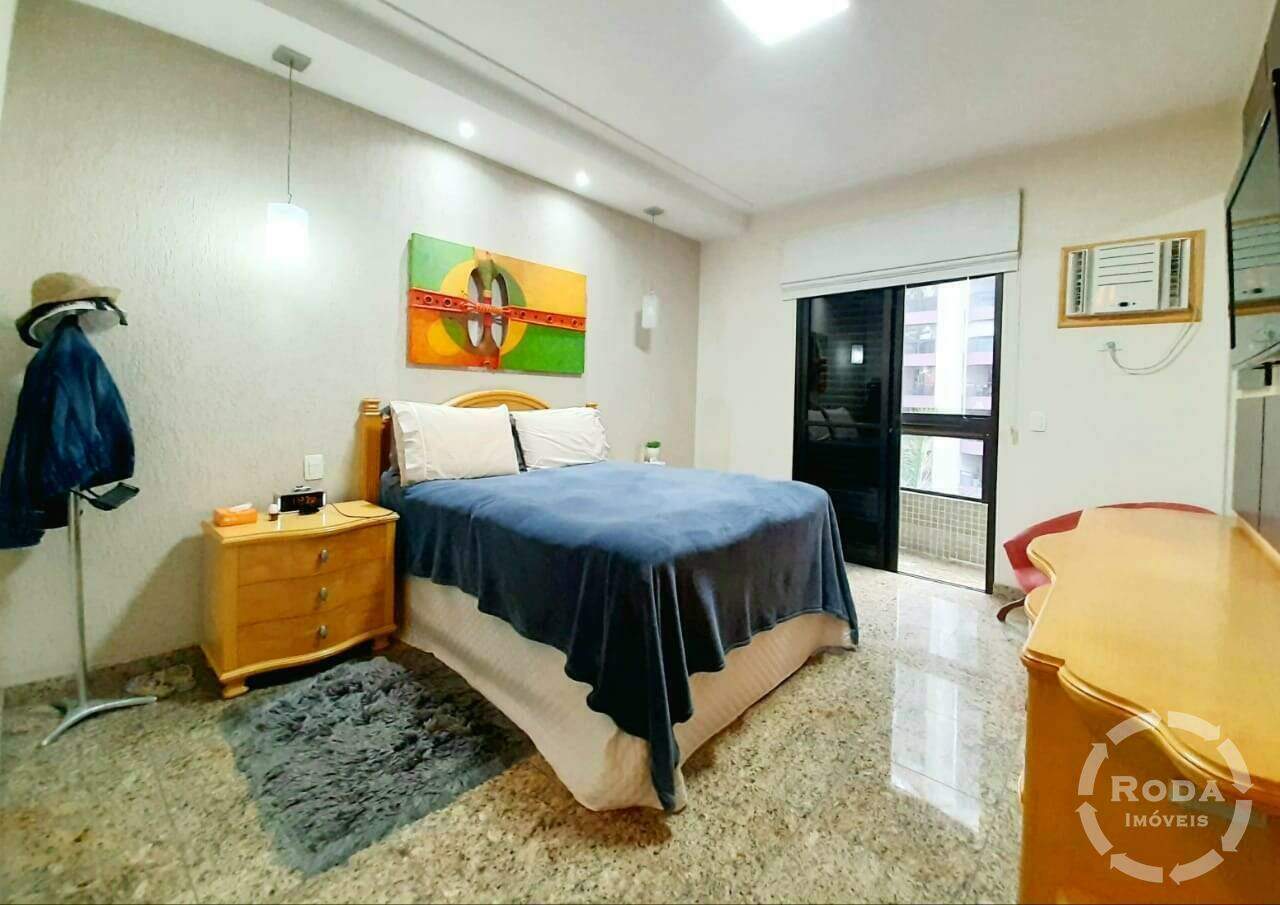 Apartamento à venda no Embaré: suíte master