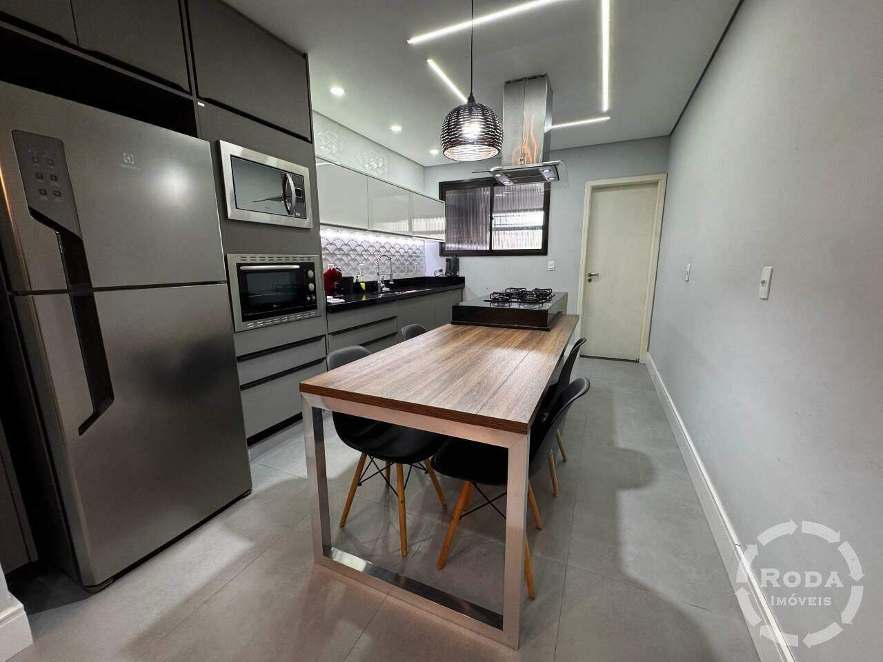 Apartamento à venda no Ponta da Praia: 