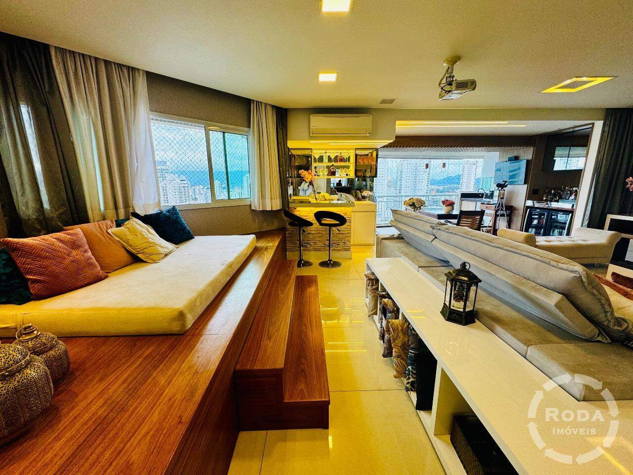 Apartamento à venda no Ponta da Praia: 
