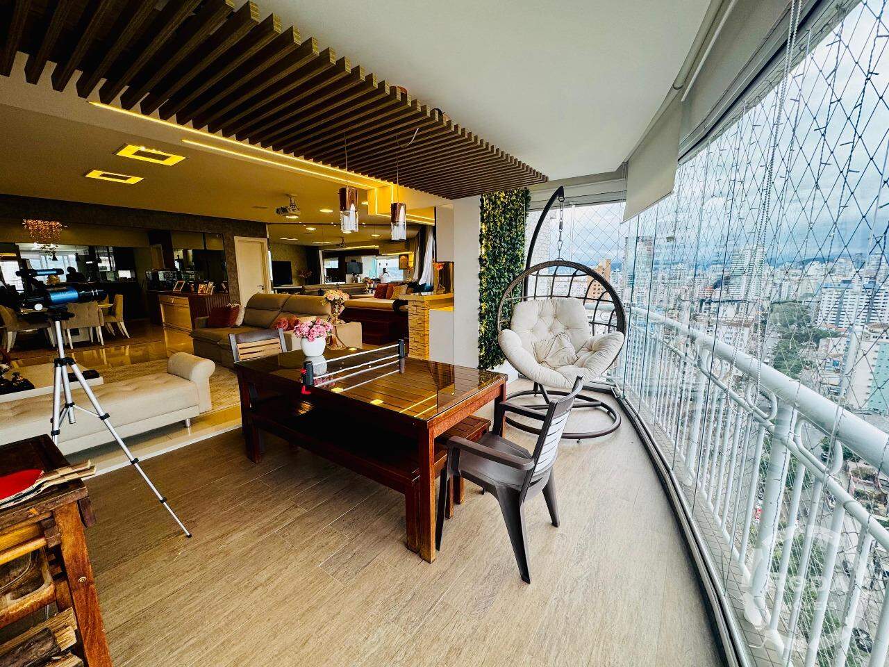 Apartamento à venda no Ponta da Praia: 