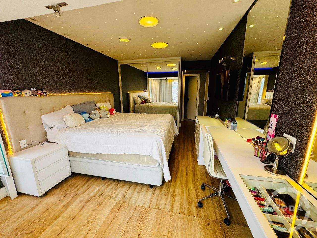 Apartamento à venda no Ponta da Praia: 