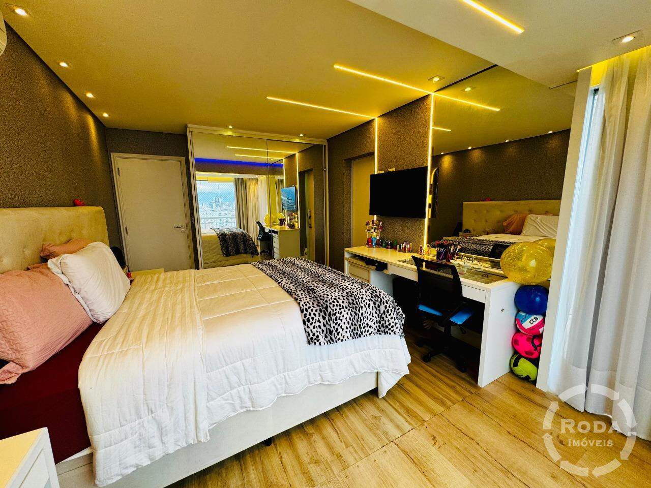 Apartamento à venda no Ponta da Praia: 