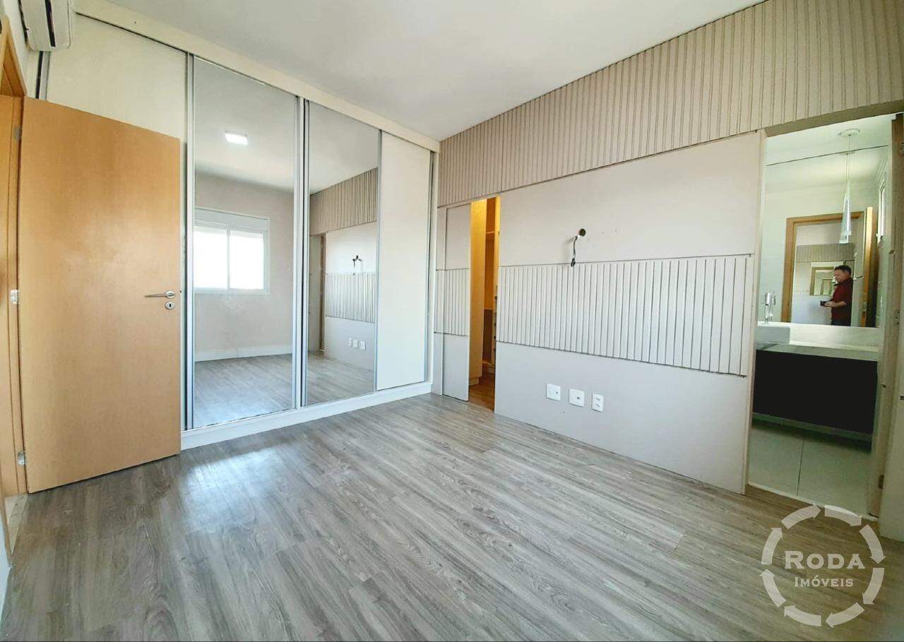 Apartamento para aluguel no Boqueirão: Suíte espaçosa