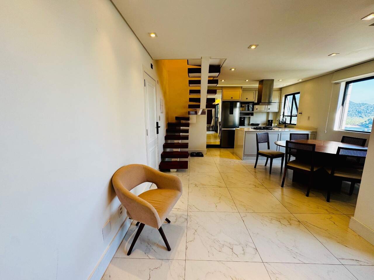 Apartamento à venda no Ponta da Praia: 