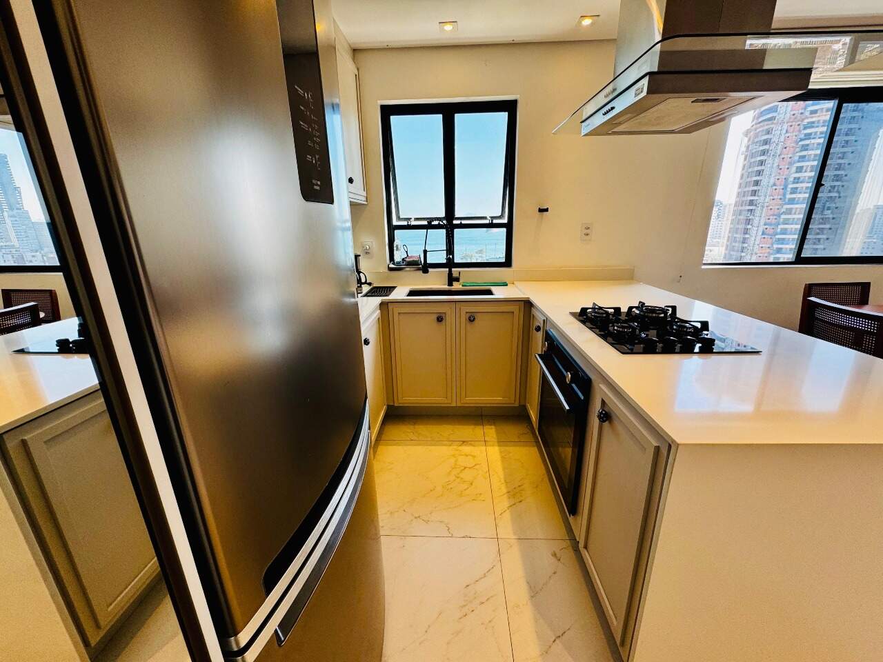 Apartamento à venda no Ponta da Praia: 