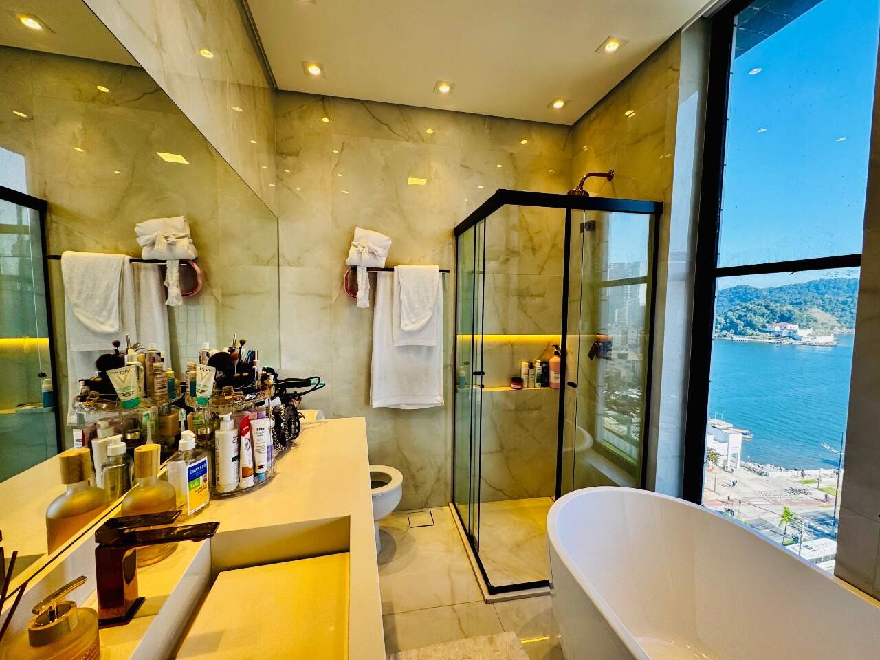 Apartamento à venda no Ponta da Praia: 