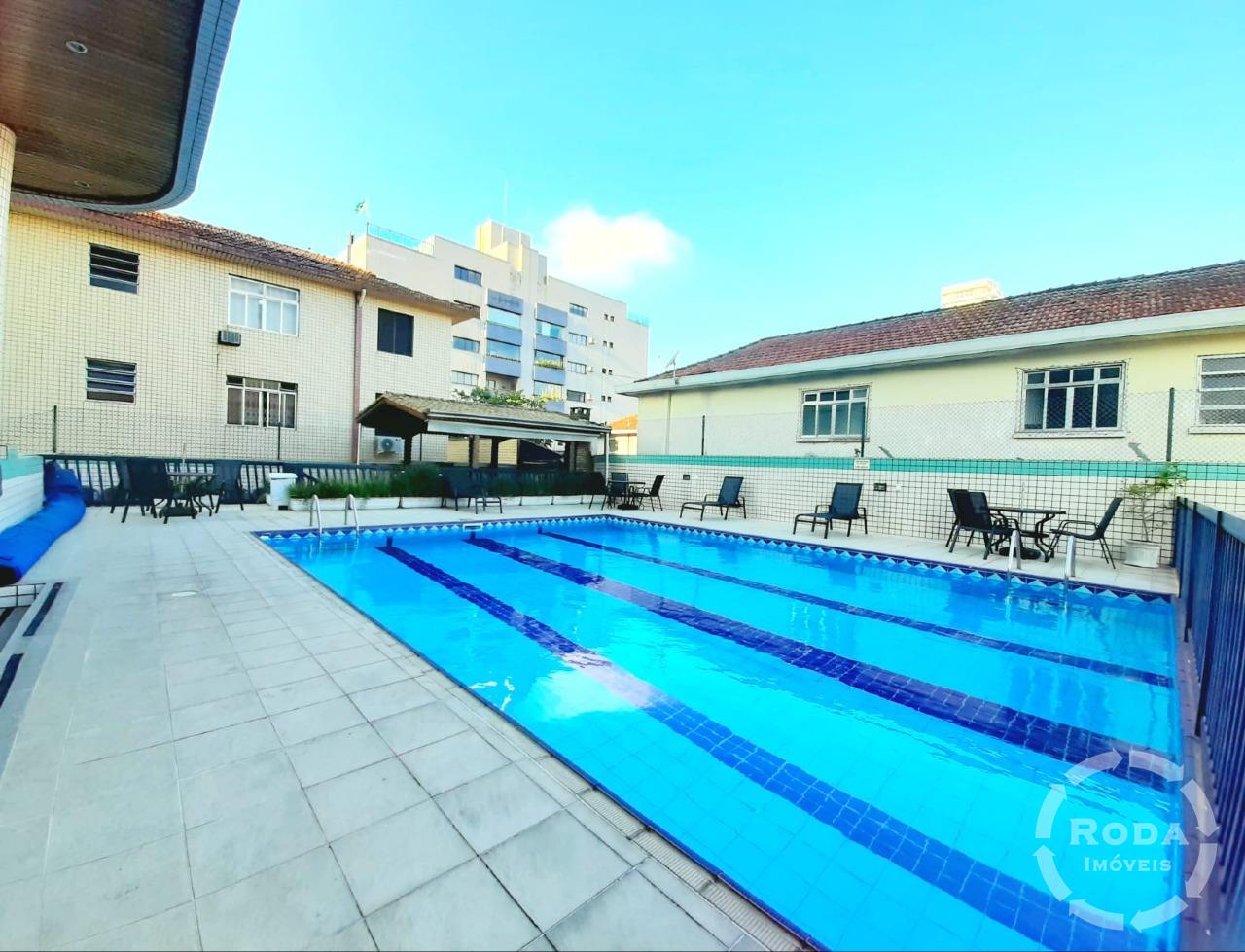 Apartamento à venda no Embaré: piscina linda