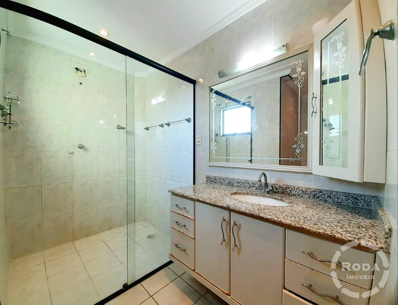 Apartamento à venda no Embaré: banheiro social