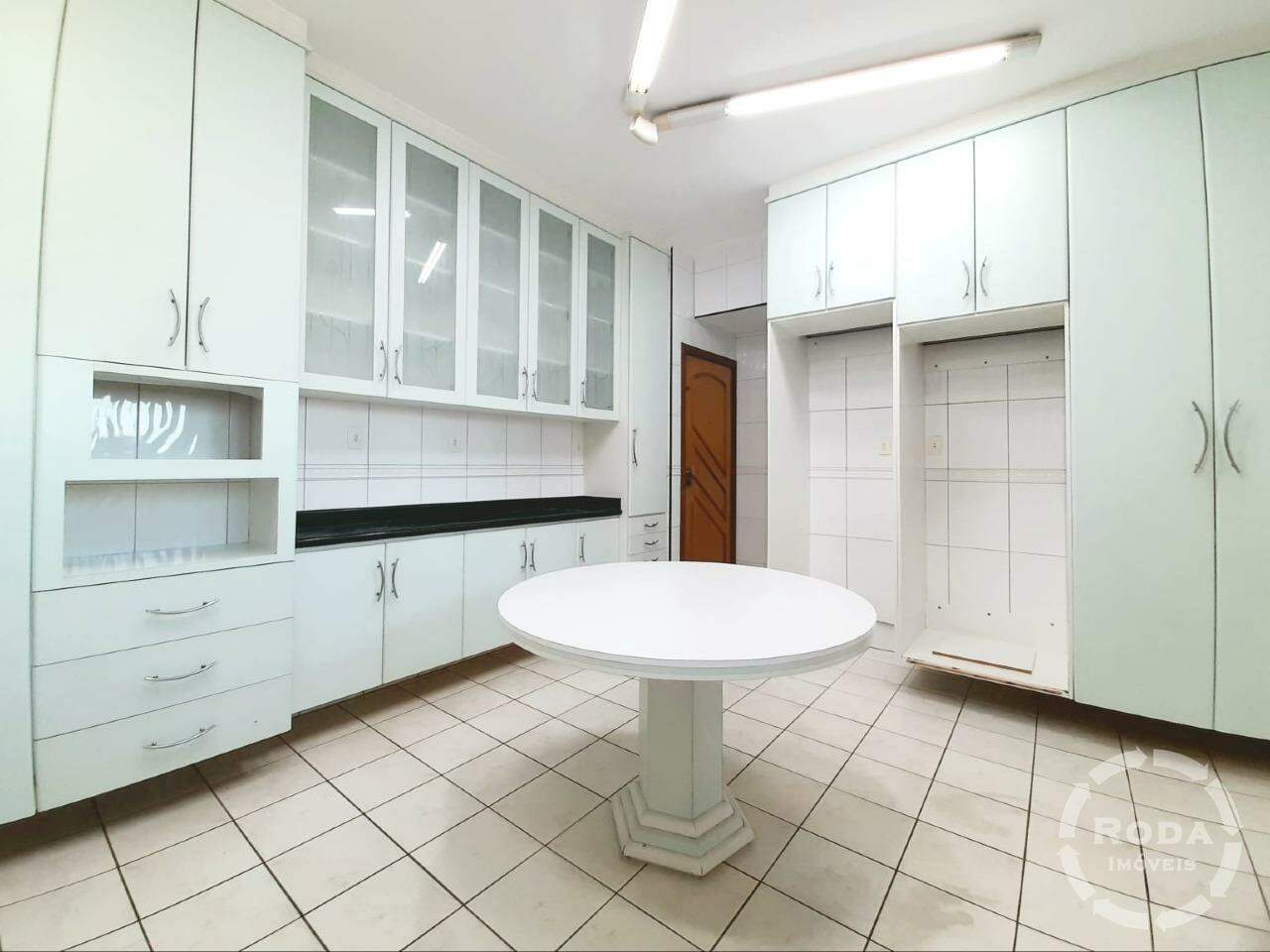 Apartamento para aluguel no Embaré: 