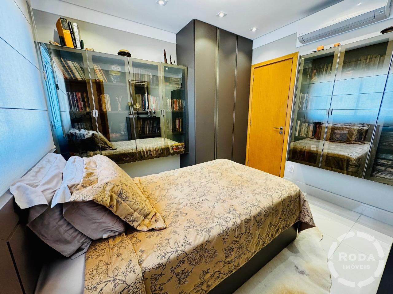 Apartamento à venda no Ponta da Praia: 
