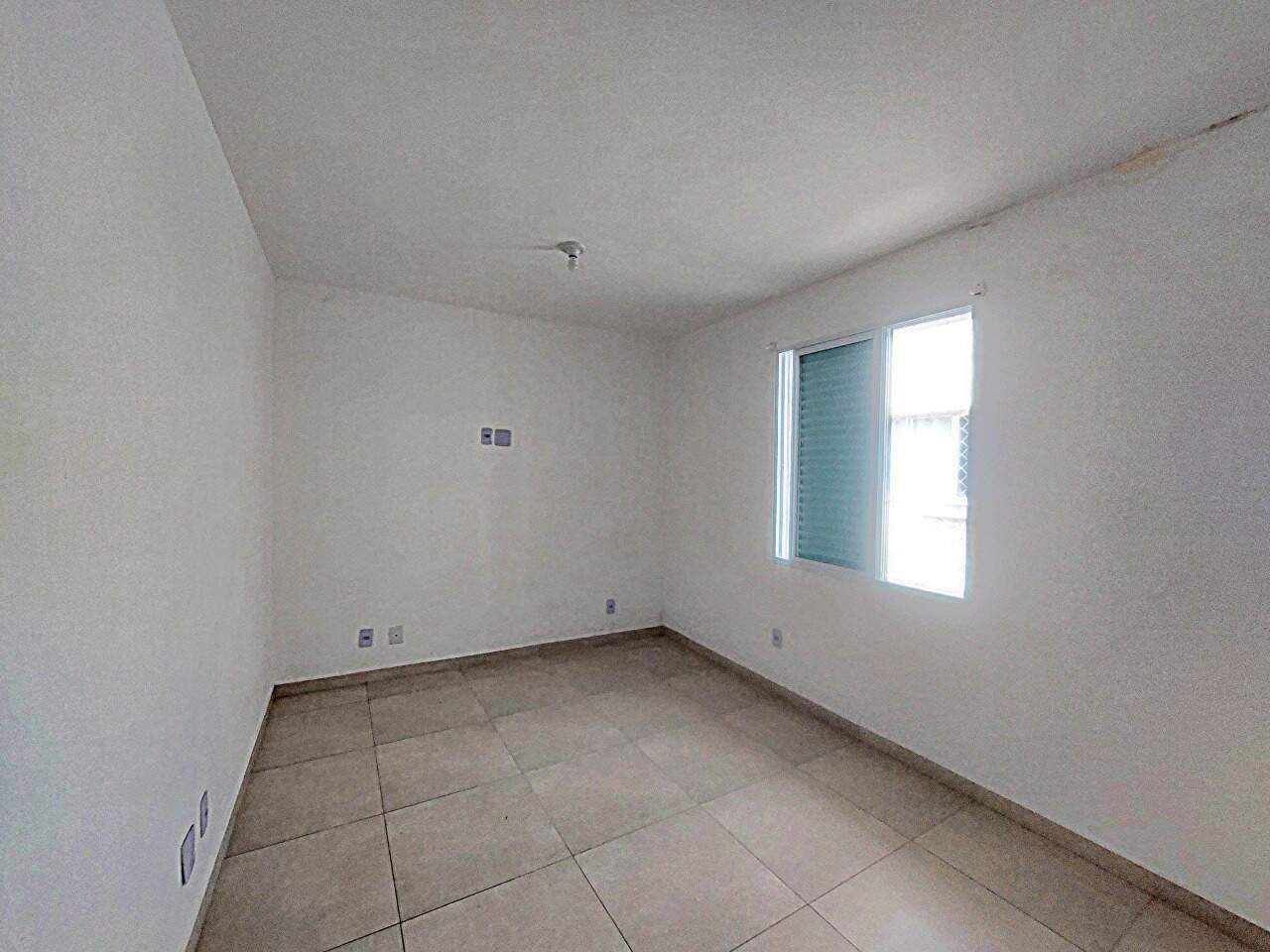 Sobrado Geminado à venda no Encruzilhada: 