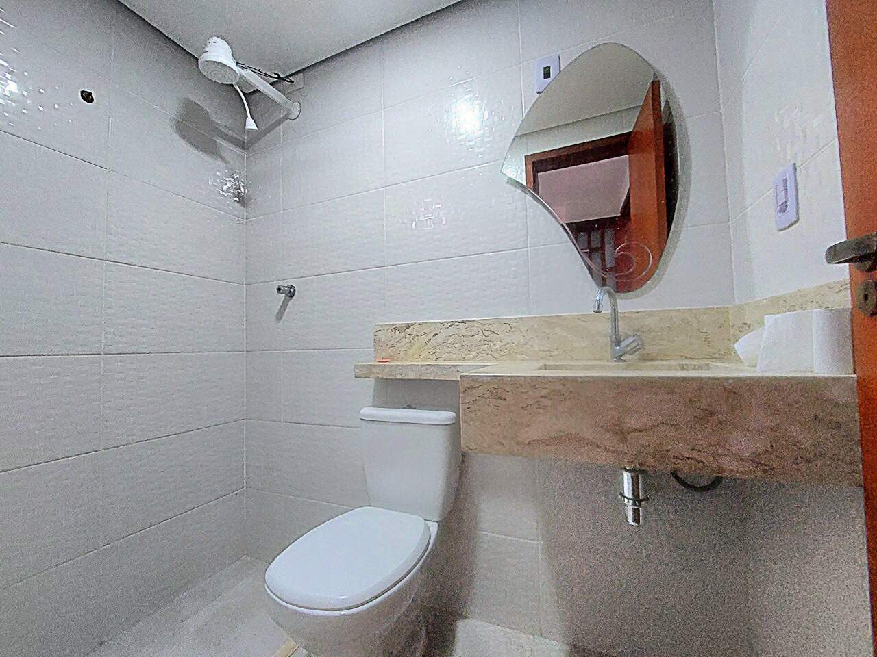 Sobrado Geminado à venda no Encruzilhada: 