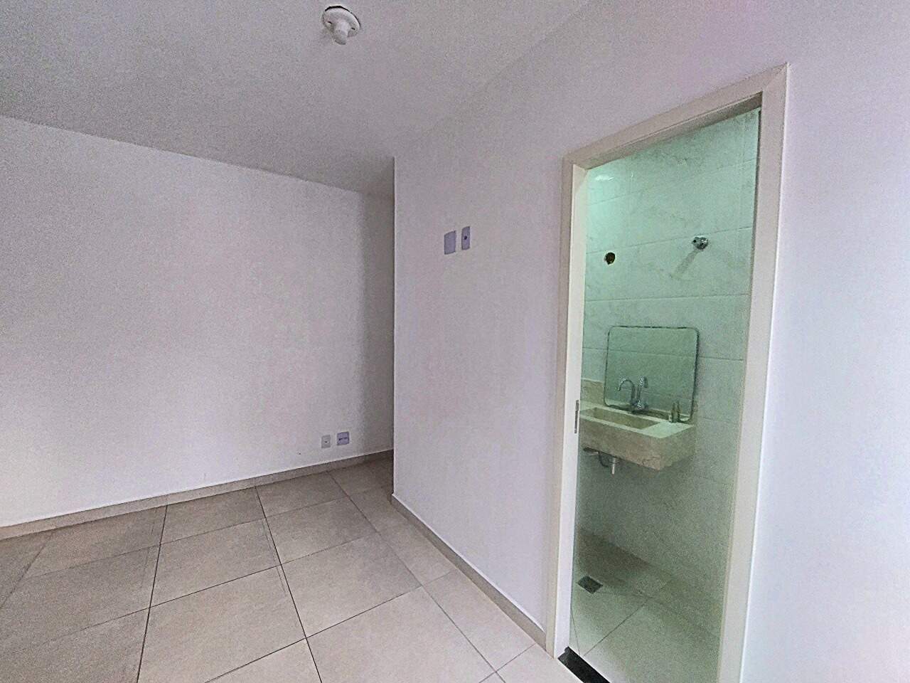 Sobrado Geminado à venda no Encruzilhada: 