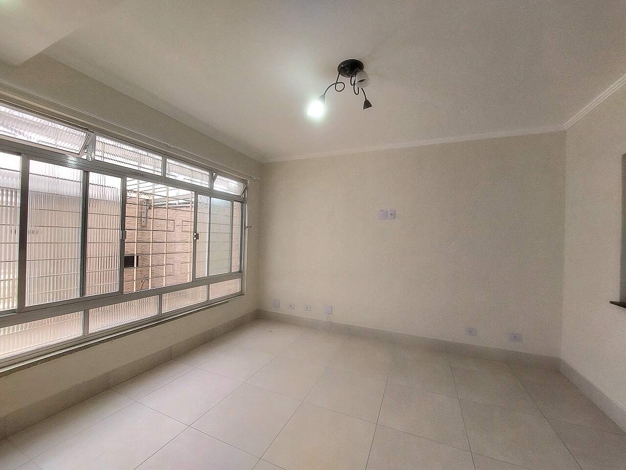 Sobrado Geminado à venda no Encruzilhada: 