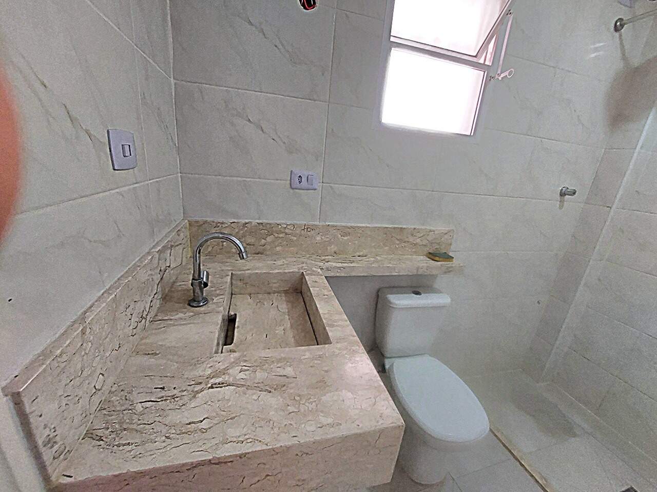 Sobrado Geminado à venda no Encruzilhada: 
