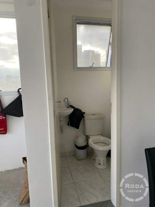 Sala à venda no Ponta da Praia: 